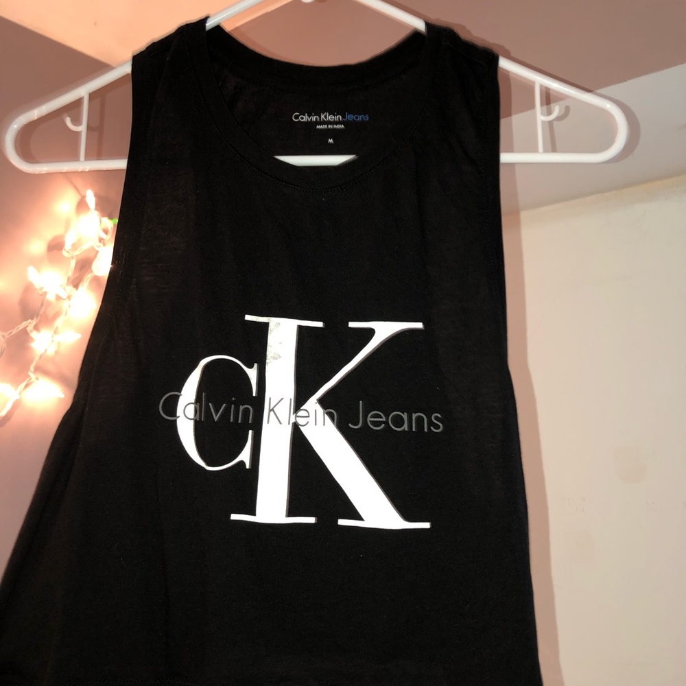 Calvin Klein cropped shirt